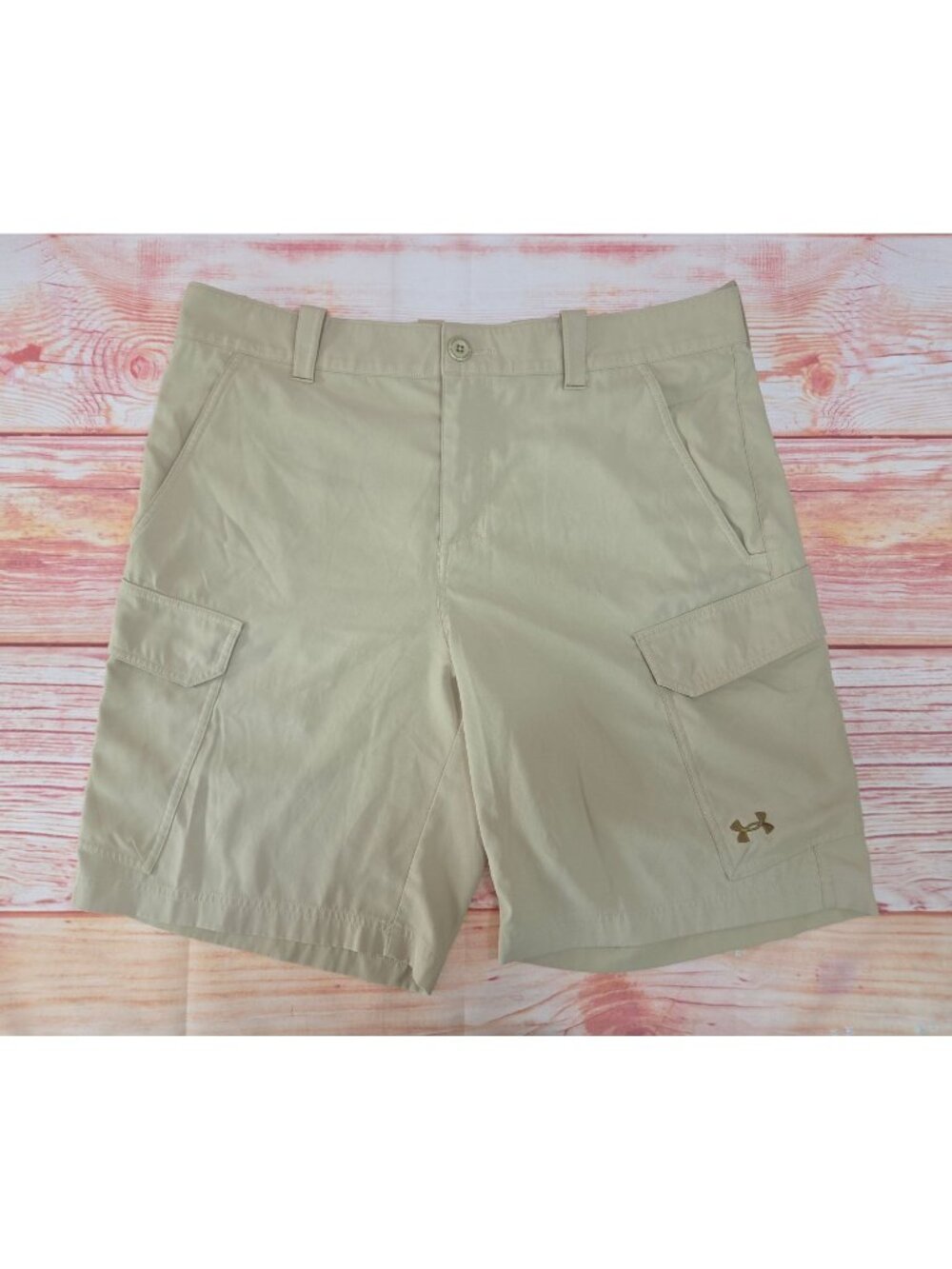 Under Armour Mens HeatGear Loose Fit Beige Cargo Shorts 36 Lightweight